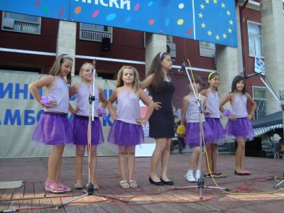 За нас през годините назад - Общински център за работа с деца - Стамболийски