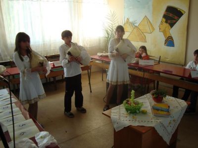 За нас през годините назад - Общински център за работа с деца - Стамболийски