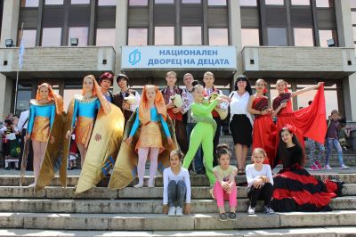 За нас през годините назад - Общински център за работа с деца - Стамболийски