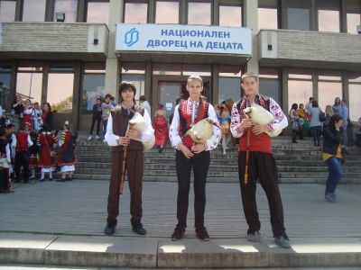 За нас през годините назад - Общински център за работа с деца - Стамболийски